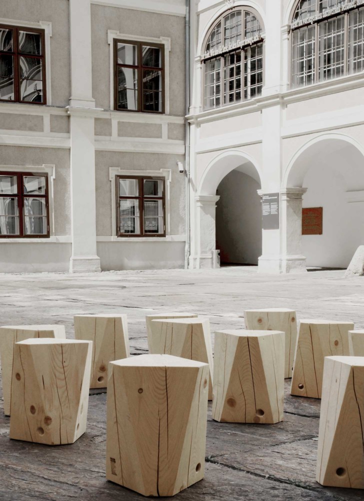 Der Grazer Hocker von Rosenkranz Design Möbel