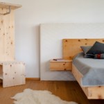 Kleingarderobe aus Zirbe von Rosenkranz // PhotoCredit: Wolfgang Spekner