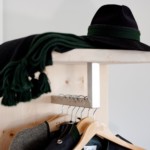 Kleingarderobe aus Zirbe von Rosenkranz // PhotoCredit: Wolfgang Spekner