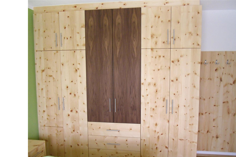Zirben-Schrank von Rosenkranz
