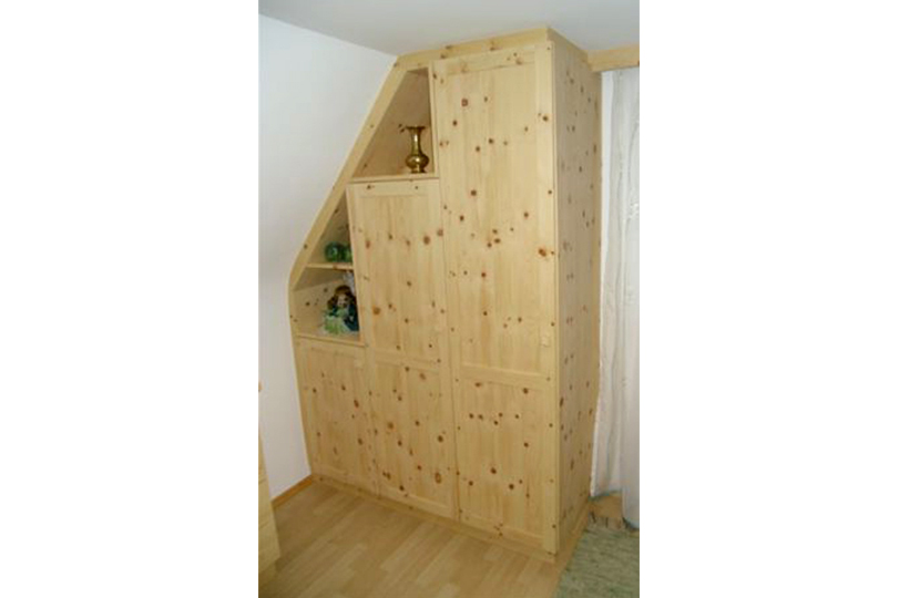 Zirben-Schrank von Rosenkranz
