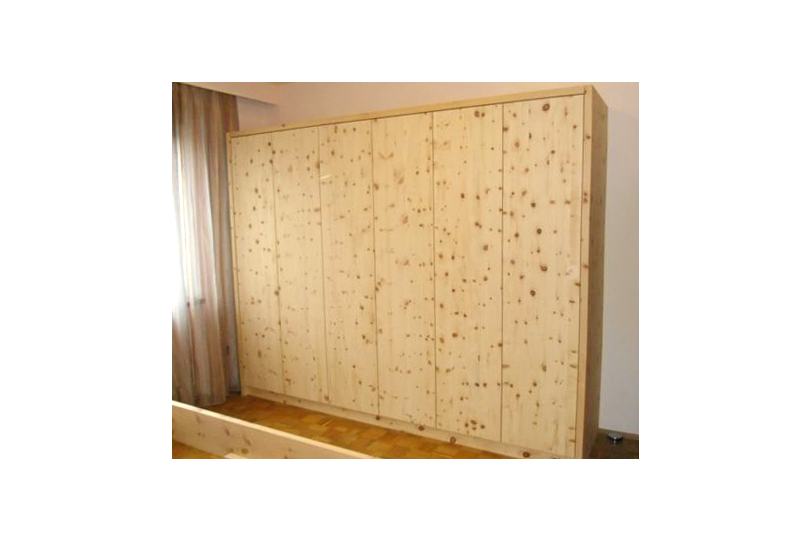 Zirben-Schrank von Rosenkranz