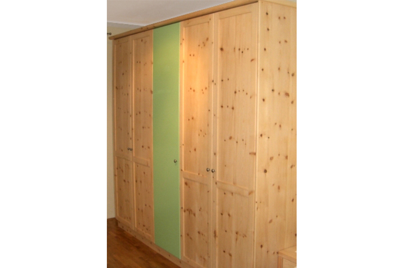 Zirben-Schrank von Rosenkranz