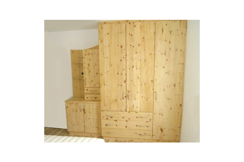 Zirben-Schrank von Rosenkranz
